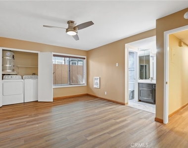 2214 E 2nd Street - Photo Thumbnail 7
