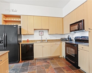 488 E Ocean Boulevard - Photo Thumbnail 2