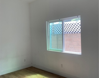 1330 W 10th Street - Photo Thumbnail 5