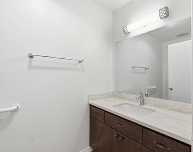 3625 Dearborn - Photo Thumbnail 4