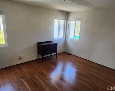 265 Chatham - Photo Thumbnail 27