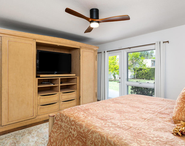 1660 S Oak Knoll Avenue - Photo Thumbnail 17