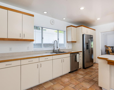 1660 S Oak Knoll Avenue - Photo Thumbnail 13