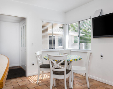 1660 S Oak Knoll Avenue - Photo Thumbnail 14