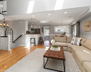705 1/2 Goldenrod Avenue - Photo Thumbnail 6