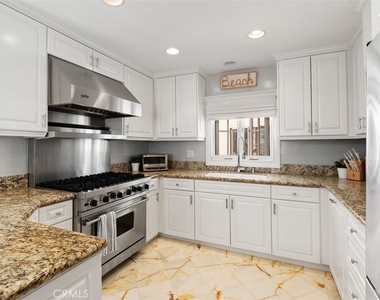 705 1/2 Goldenrod Avenue - Photo Thumbnail 11