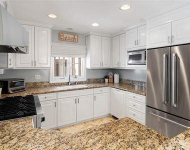 705 1/2 Goldenrod Avenue - Photo Thumbnail 13