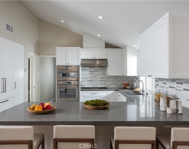 606 36th Street - Photo Thumbnail 7