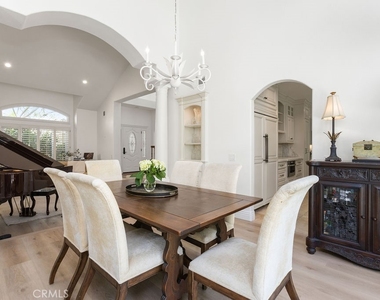 25785 Middle Ridge Ln - Photo Thumbnail 7