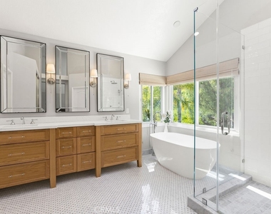 25785 Middle Ridge Ln - Photo Thumbnail 23