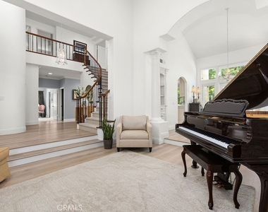 25785 Middle Ridge Ln - Photo Thumbnail 5