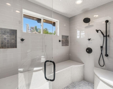 1668 Crest Drive - Photo Thumbnail 31
