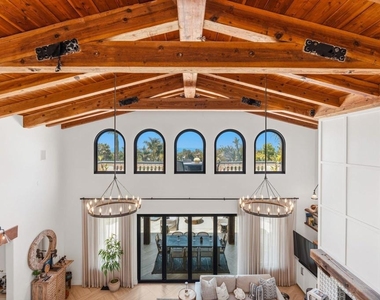 1668 Crest Drive - Photo Thumbnail 12