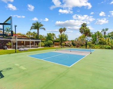 1668 Crest Drive - Photo Thumbnail 4