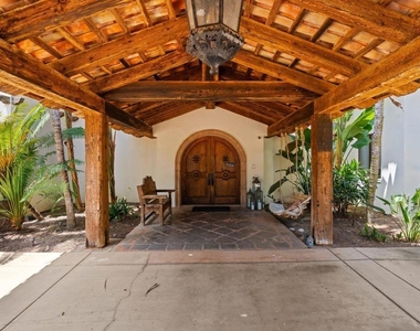 1668 Crest Drive - Photo Thumbnail 5