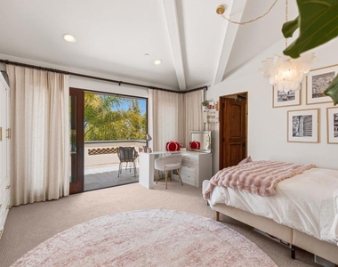 1668 Crest Drive - Photo Thumbnail 28