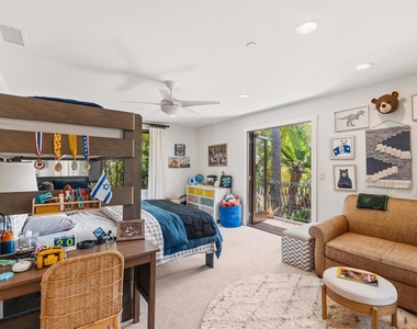 1668 Crest Drive - Photo Thumbnail 32