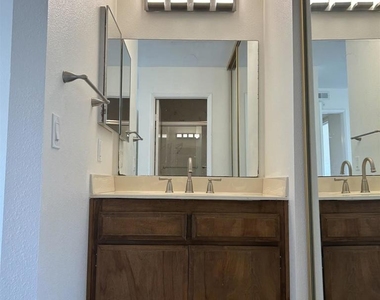 2162 Palmer Drive - Photo Thumbnail 11