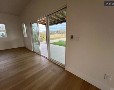 1533 Avohill Drive - Photo Thumbnail 6