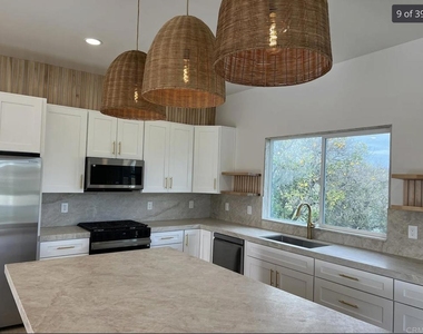 1533 Avohill Drive - Photo Thumbnail 5