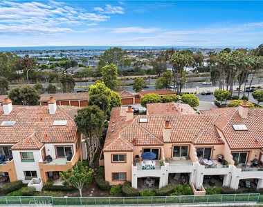 408 Villa Point - Photo Thumbnail 26