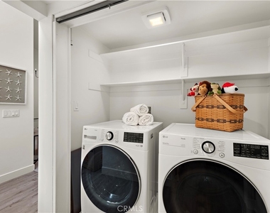 408 Villa Point - Photo Thumbnail 16