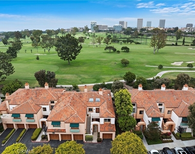 408 Villa Point - Photo Thumbnail 9