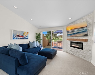 408 Villa Point - Photo Thumbnail 3