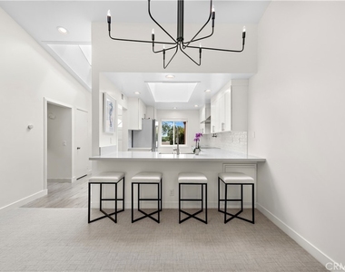 408 Villa Point - Photo Thumbnail 5