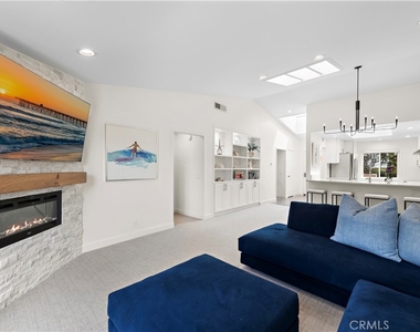 408 Villa Point - Photo Thumbnail 7