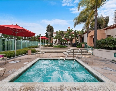 408 Villa Point - Photo Thumbnail 20