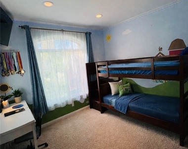 8215 E White Oak - Photo Thumbnail 14