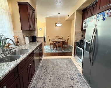 8215 E White Oak - Photo Thumbnail 27