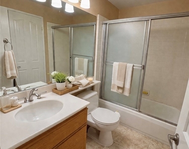 8215 E White Oak - Photo Thumbnail 17