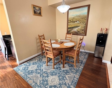 8215 E White Oak - Photo Thumbnail 21