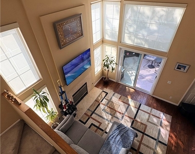 8215 E White Oak - Photo Thumbnail 8