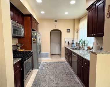 8215 E White Oak - Photo Thumbnail 28