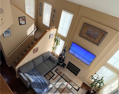 8215 E White Oak - Photo Thumbnail 7