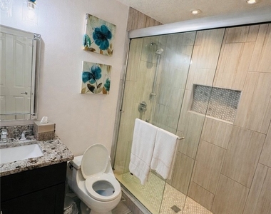 8215 E White Oak - Photo Thumbnail 6