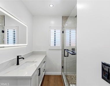13339 Crocker - Photo Thumbnail 10