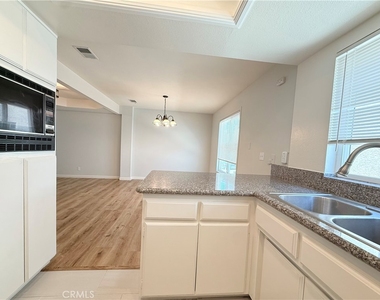 309 California - Photo Thumbnail 14