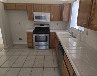 5128 Hereford Ct - Photo Thumbnail 4
