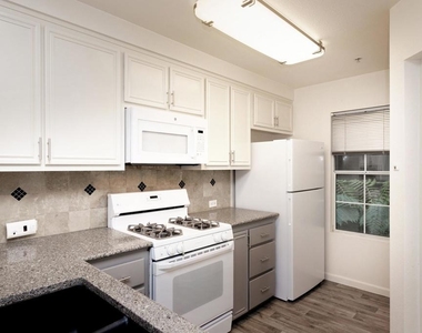 220 Caldecott Ln - Photo Thumbnail 6