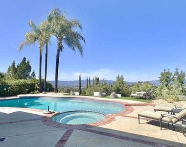 3819 Vista Linda Drive - Photo Thumbnail 2