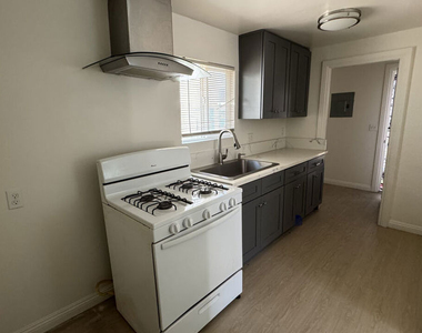 8804 Beach Street - Photo Thumbnail 4