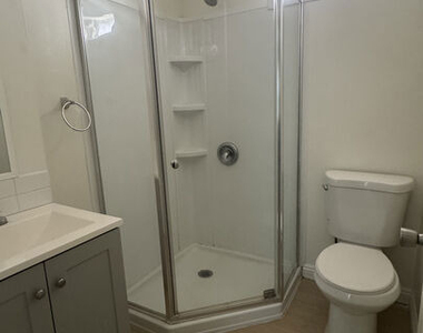 8804 Beach Street - Photo Thumbnail 3