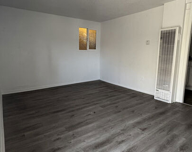 8806 Beach Street - Photo Thumbnail 2