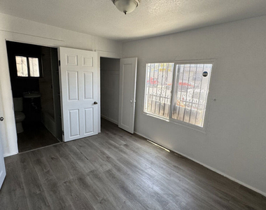 8806 Beach Street - Photo Thumbnail 3