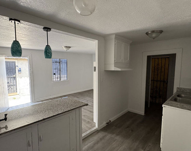 8806 Beach Street - Photo Thumbnail 6