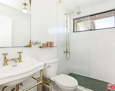 5928 Chula Vista Avenue - Photo Thumbnail 7
